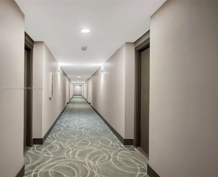 Isola #1915 image #29