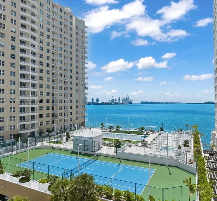 Isola #1915 image #30