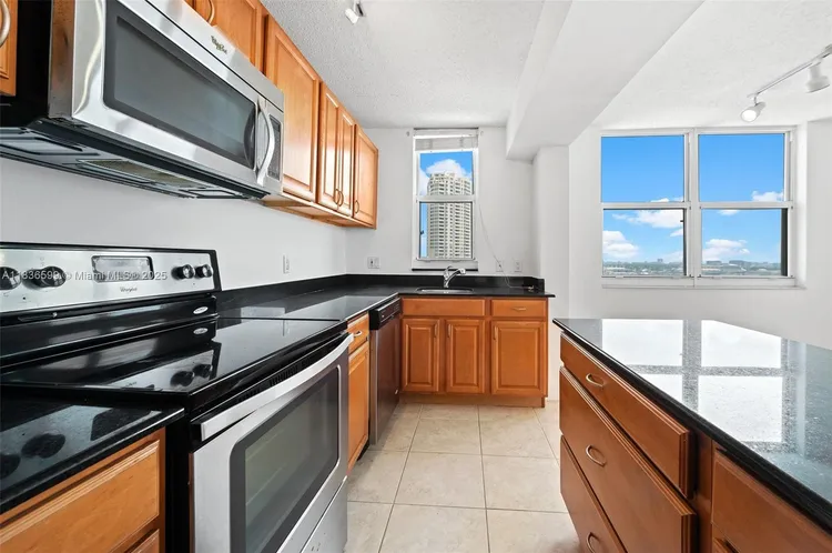 Isola #1915 image #8