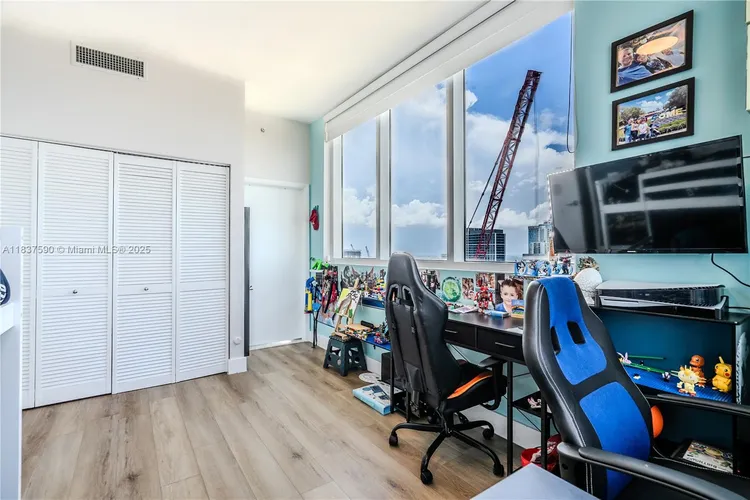 Vizcayne North Tower #4803 image #23