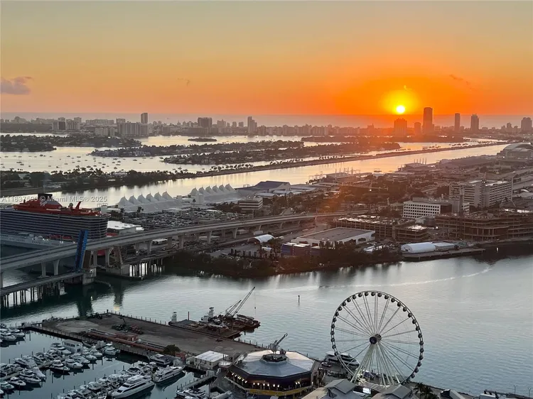 Vizcayne North Tower #4803 image #31