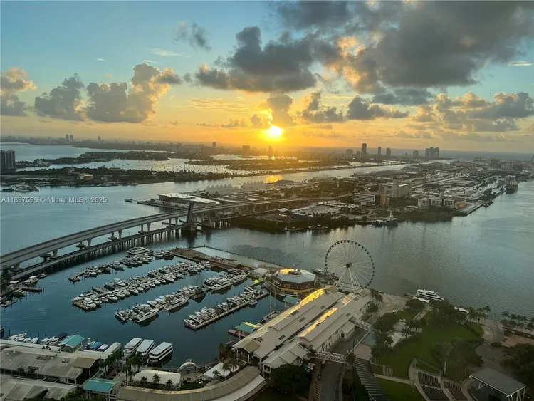 Vizcayne North Tower #4803 image #32