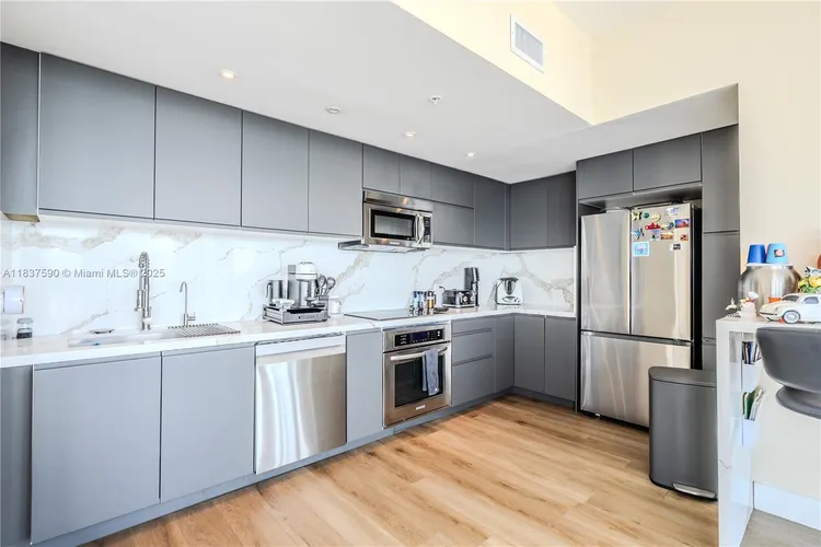 Vizcayne North Tower #4803 image #9