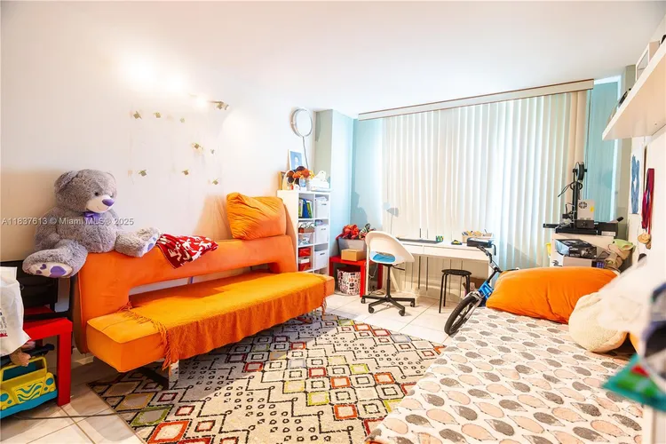 Winston Towers #502 image #9