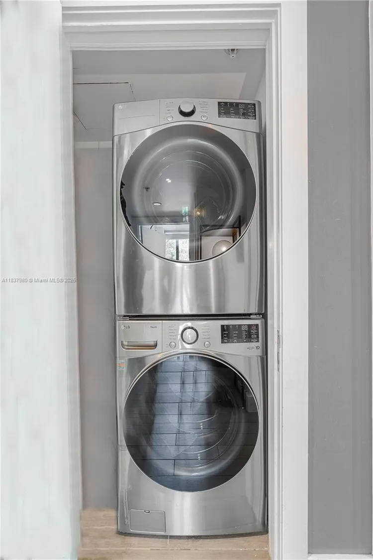 IOS on the Bay #301 image #18