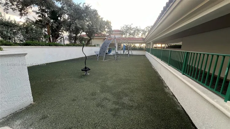 Turnberry Village #1014 image #14