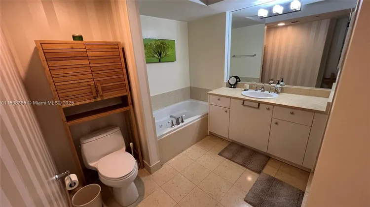 Turnberry Village #1014 image #9