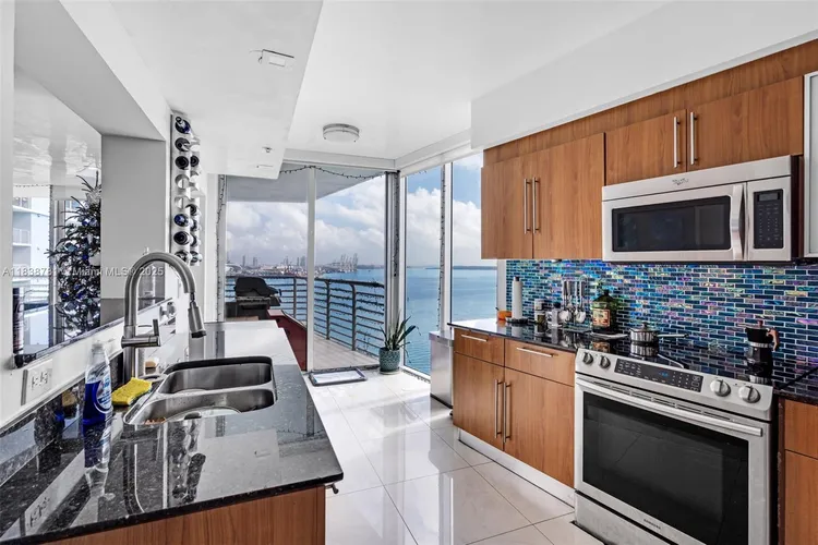 One Miami #1823 image #6