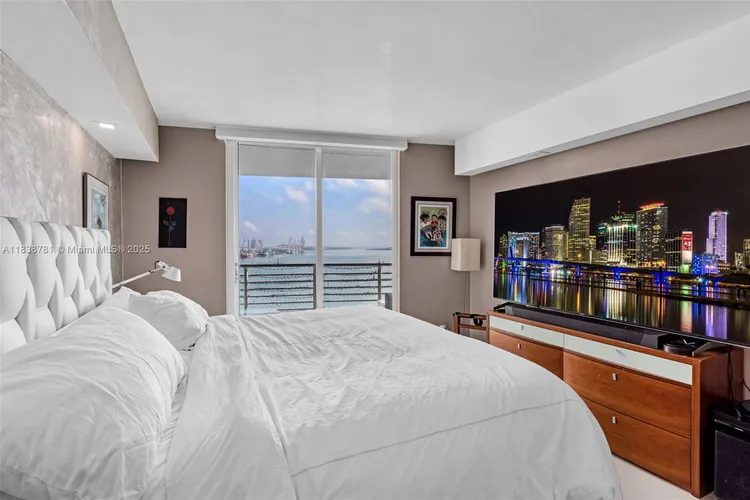 One Miami #1823 image #9