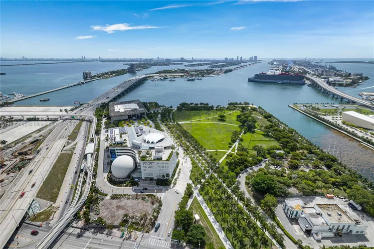 Ten Museum Park #4003 image #11