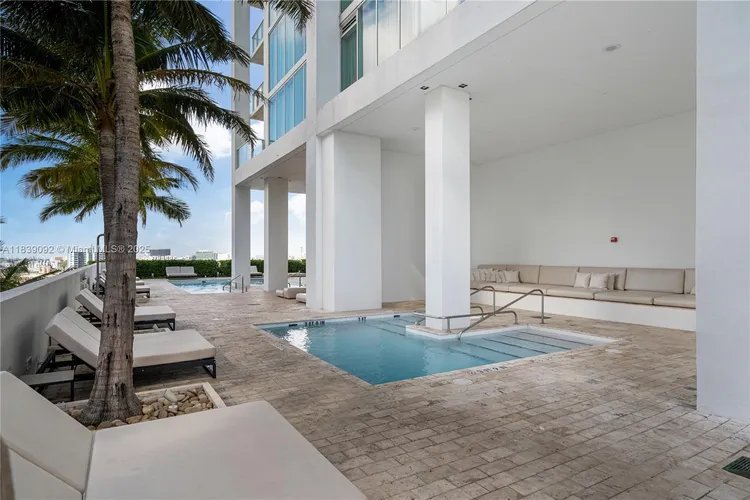 Ten Museum Park #4003 image #20