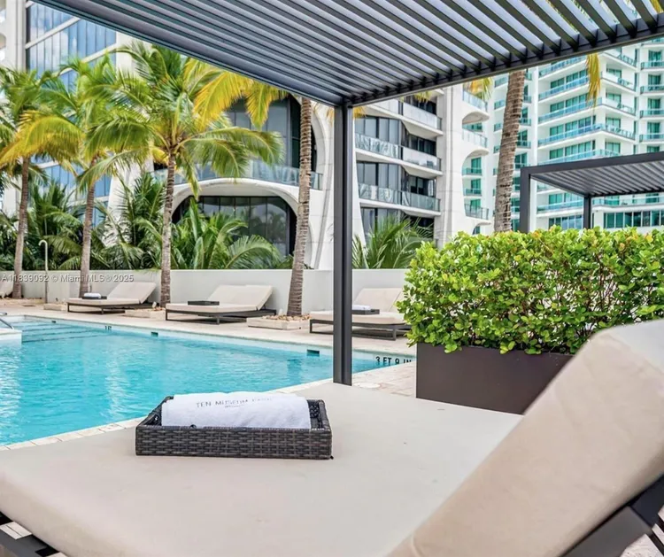 Ten Museum Park #4003 image #23