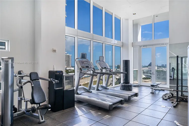 Ten Museum Park #4003 image #25