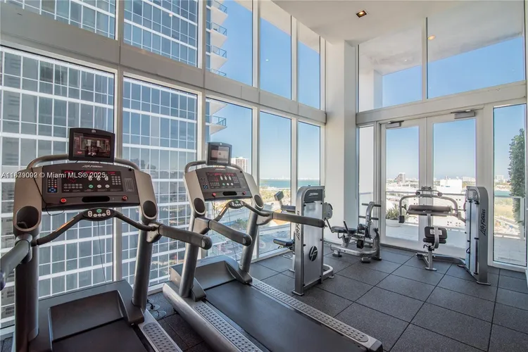 Ten Museum Park #4003 image #26