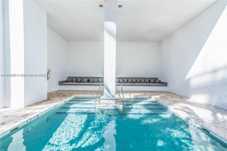 Ten Museum Park #4003 image #28