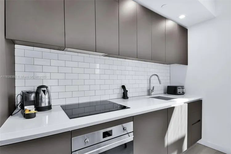 YotelPad #2000 image #10