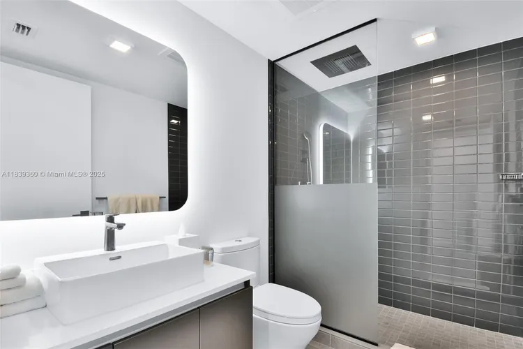 YotelPad #2000 image #20