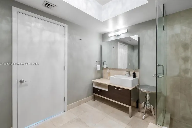 Emerald at Brickell #1804 image #11