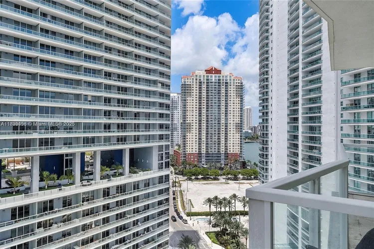 Emerald at Brickell #1804 image #15