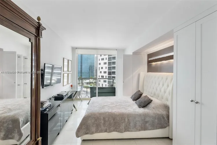 Emerald at Brickell #1804 image #8