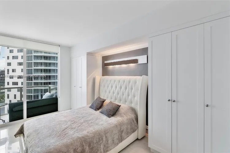 Emerald at Brickell #1804 image #9