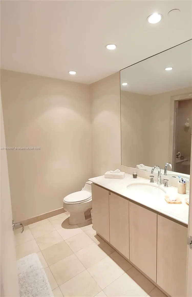 Grand Bay Residences #601 image #28
