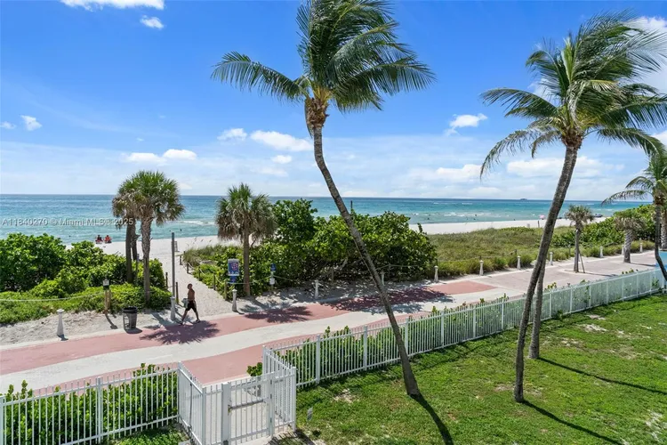 Carriage House #629 image #17