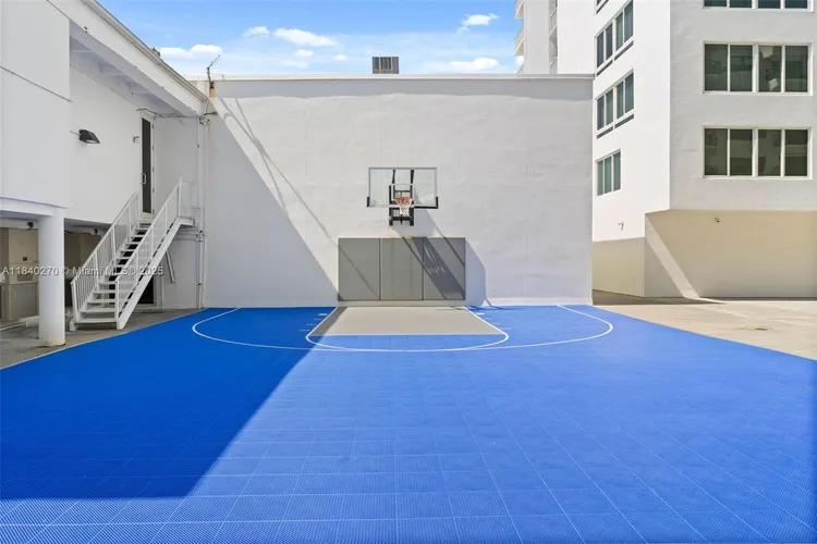 Carriage House #629 image #19