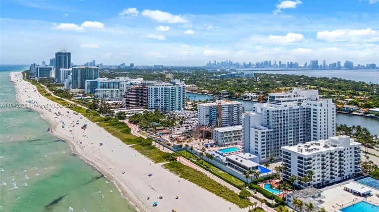 Carriage House #629 image #26