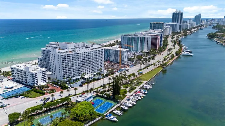 Carriage House #629 image #27