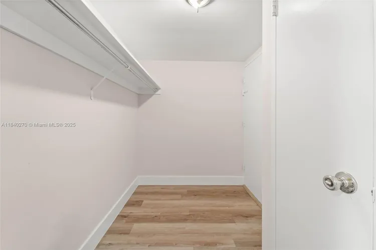 Carriage House #629 image #8