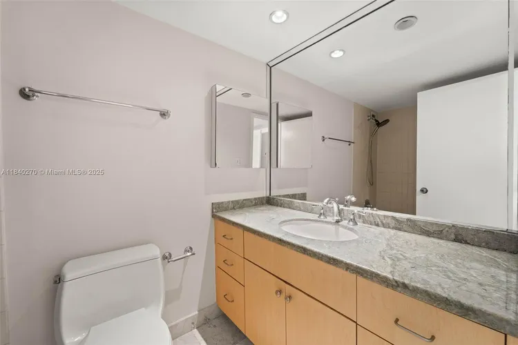 Carriage House #629 image #9