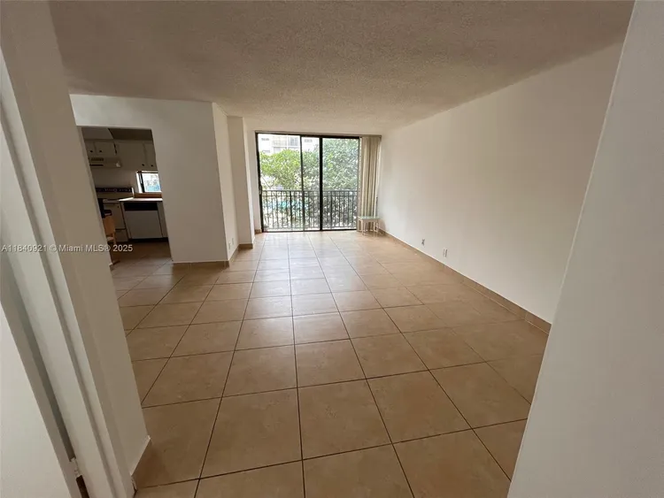 Plaza of the Americas #204 image #25