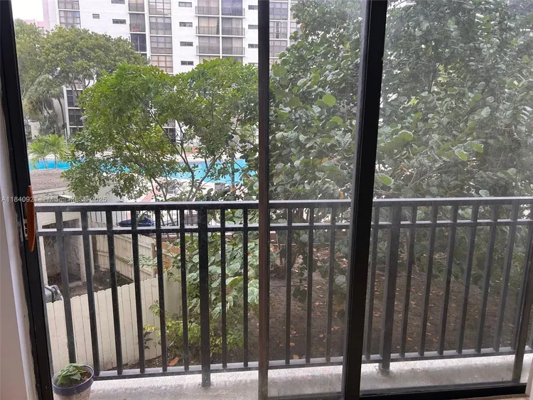 Plaza of the Americas #204 image #29