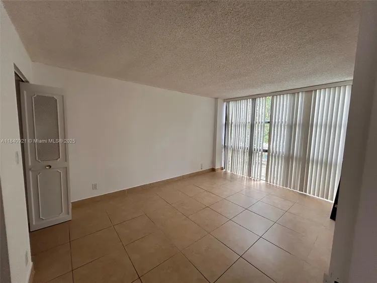 Plaza of the Americas #204 image #32