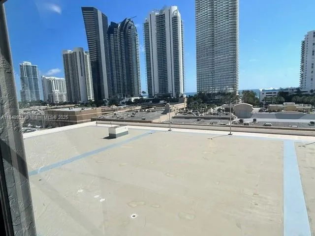 Plaza of the Americas #204 image #8