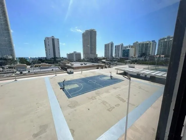 Plaza of the Americas #204 image #9