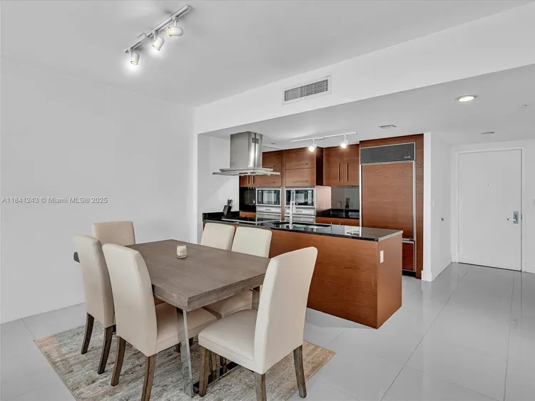 Icon Brickell II #5009 image #12