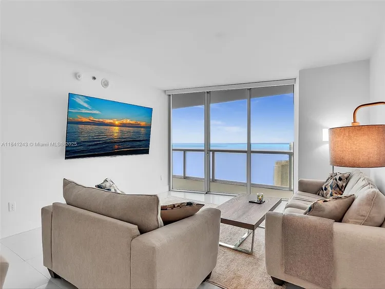 Icon Brickell II #5009 image #18