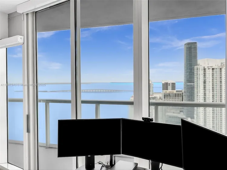 Icon Brickell II #5009 image #25