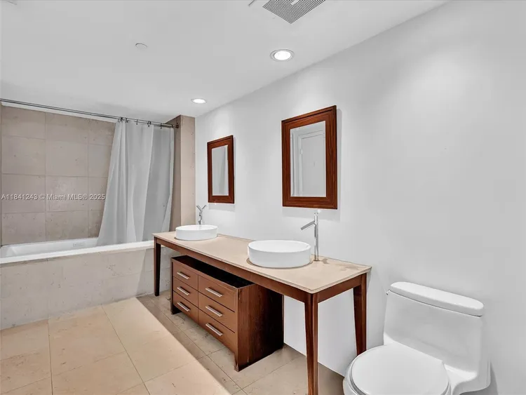 Icon Brickell II #5009 image #26