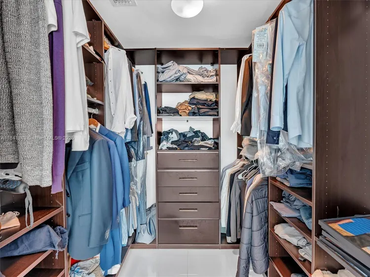 Icon Brickell II #5009 image #29