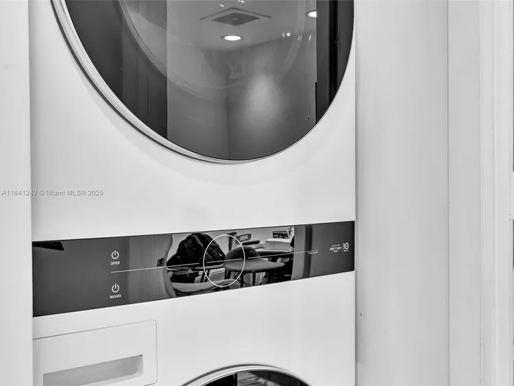 Icon Brickell II #5009 image #30