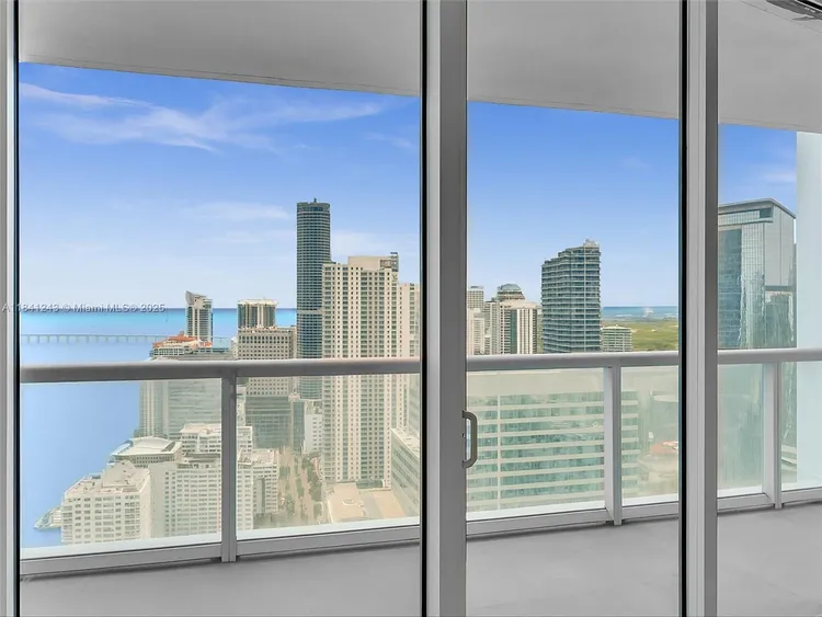 Icon Brickell II #5009 image #32