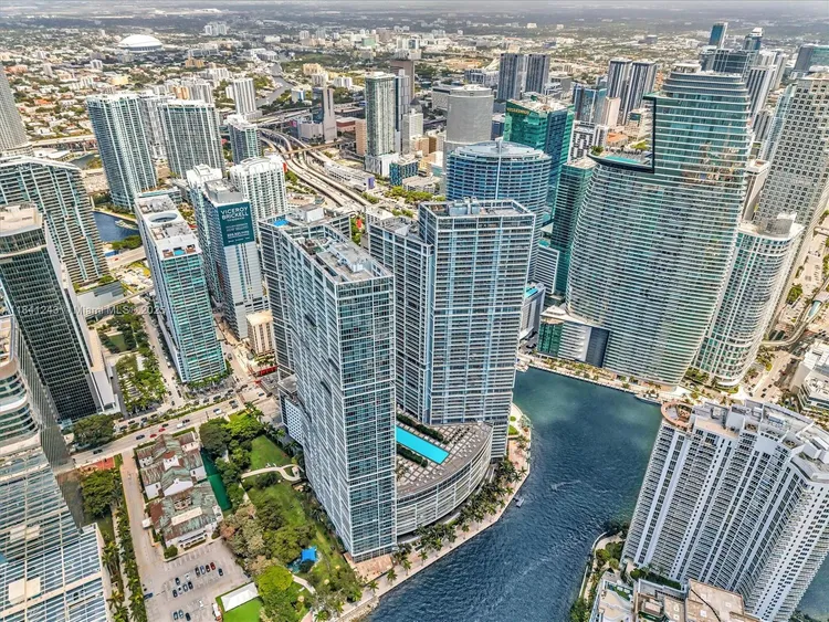 Icon Brickell II #5009 image #42