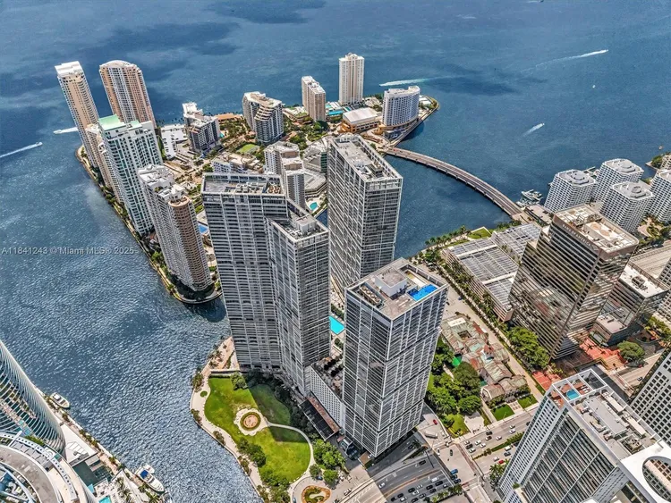 Icon Brickell II #5009 image #45