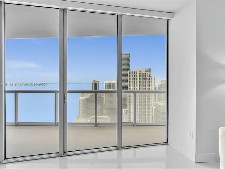 Icon Brickell II #5009 image #6