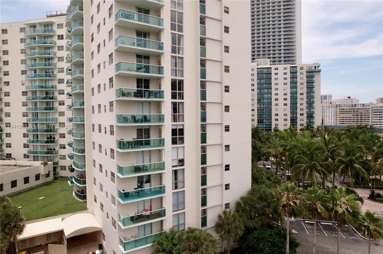 The Tides On Hollywood Beach #11P image #29