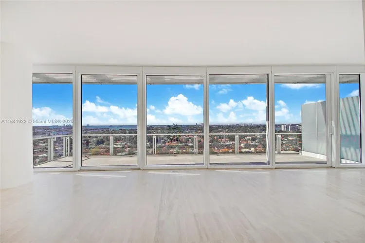 The Surf Club Four Seasons Hotel And Residences #S-PH2 image #12