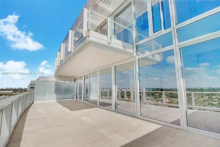 The Surf Club Four Seasons Hotel And Residences #S-PH2 image #14